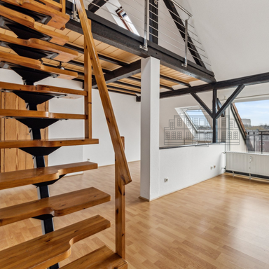 Gefragte Wohnung mit Empore und großzügigem Balkon