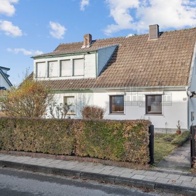 Einfamilienhaus mit Sanierungsbedarf und großem Gestaltungspotenzial