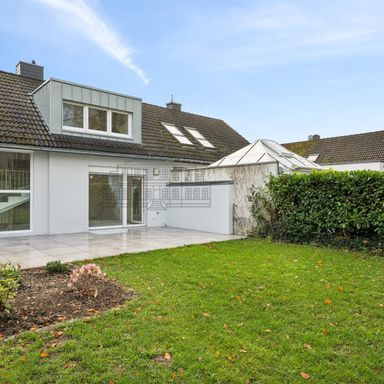 Kernsaniertes Einfamilienhaus in grüner Wohnlage